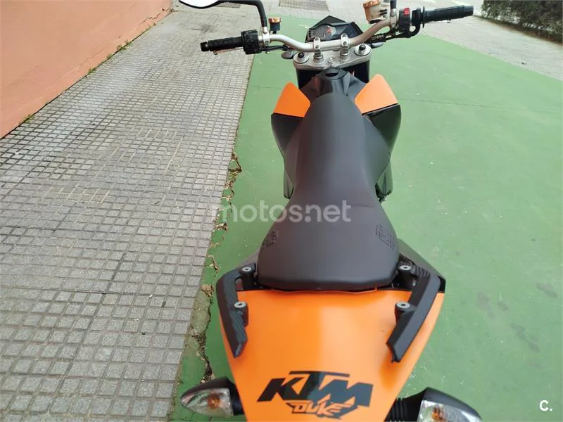 KTM 690 Duke – Vista 7
