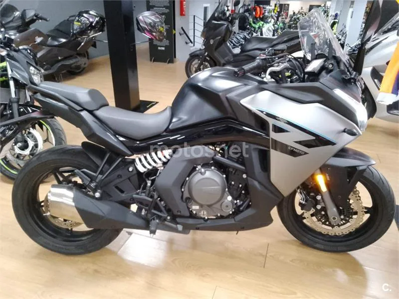CFMOTO 650NK – Vista 3