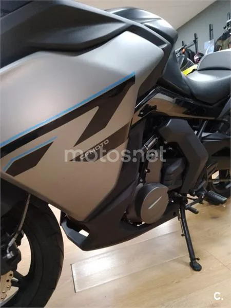 CFMOTO 650NK – Vista 5