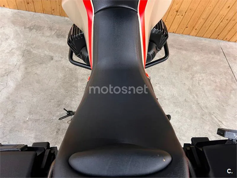 Moto Guzzi V85 TT – Vista 23