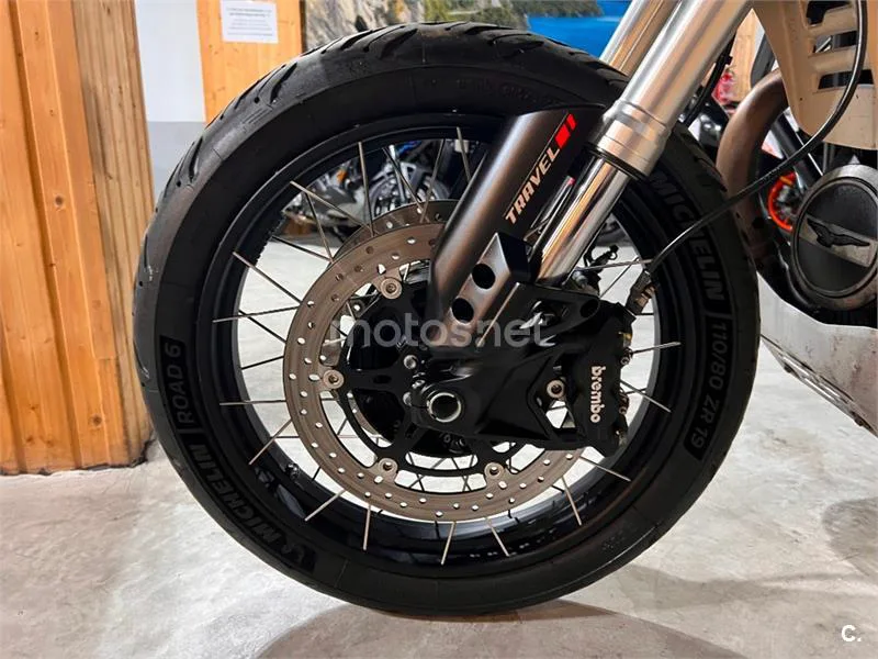 Moto Guzzi V85 TT – Vista 82