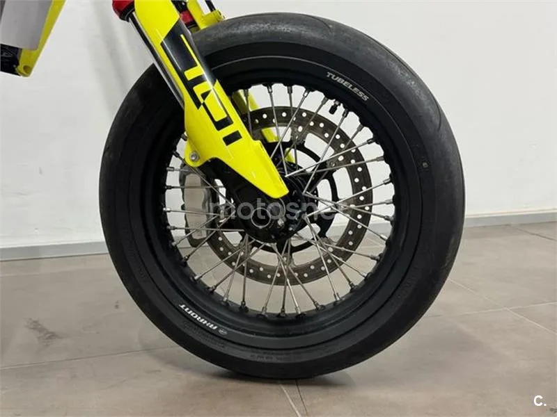 Husqvarna 701 Supermoto – Vista 10