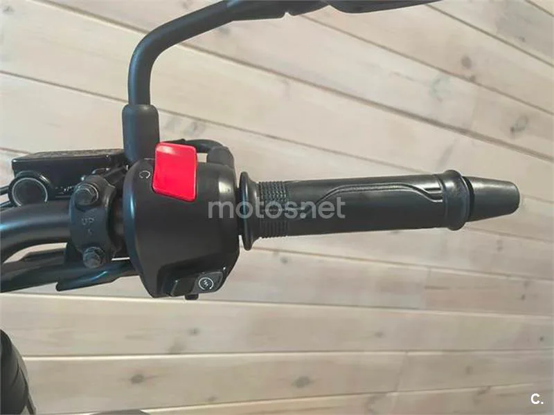 Honda CB 125 R – Vista 14