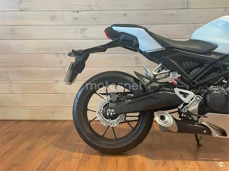 Honda CB 125 R – Vista 7