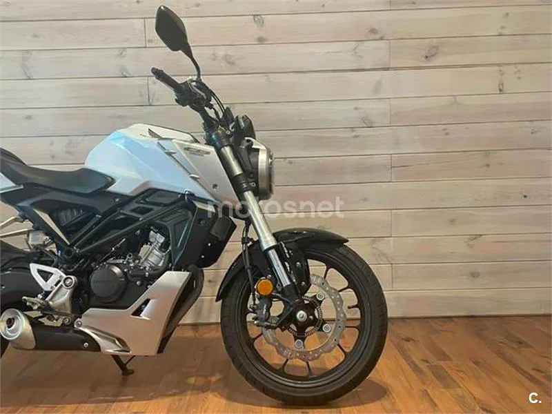 Honda CB 125 R – Vista 8