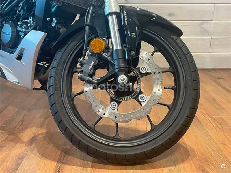 Honda CB 125 R – Vista 9