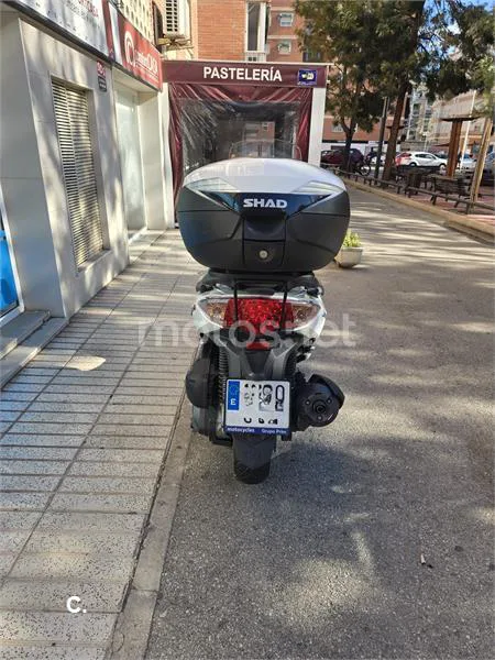 SYM Joymax 300 – Vista 3