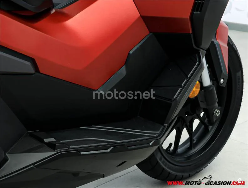 Honda ADV 350 – Vista 5