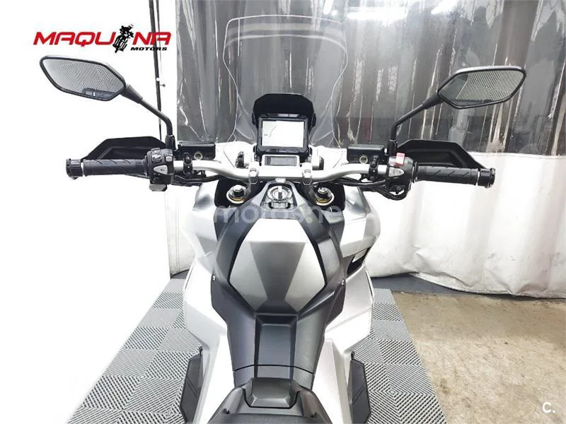 Honda X-ADV – Vista 7
