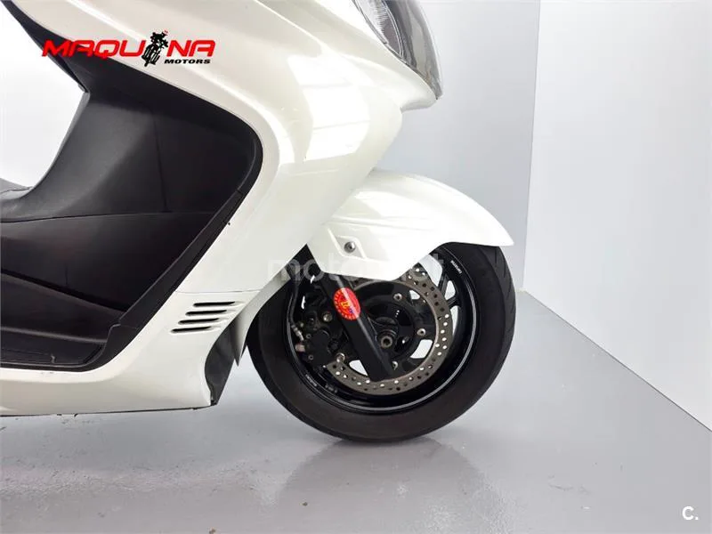 Suzuki Burgman 400 – Vista 5