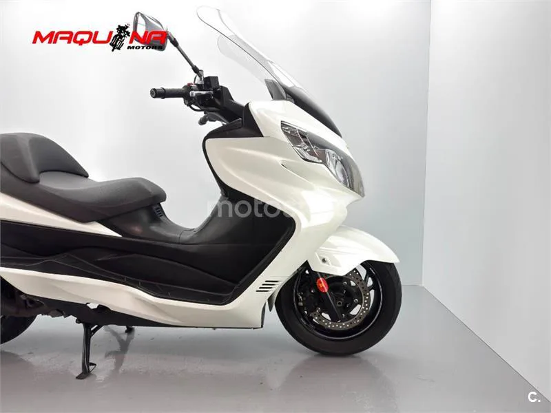 Suzuki Burgman 400 – Vista 10