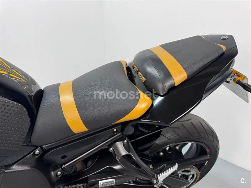 Yamaha FZ8 – Vista 11