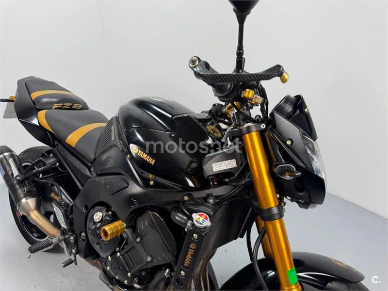 Yamaha FZ8 – Vista 13