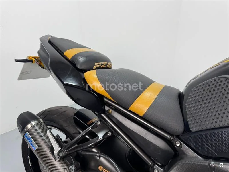 Yamaha FZ8 – Vista 18