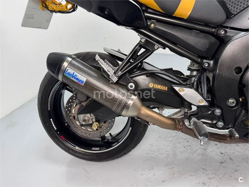 Yamaha FZ8 – Vista 19