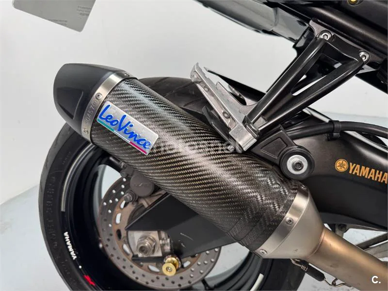 Yamaha FZ8 – Vista 20