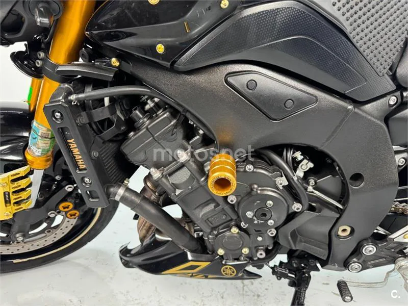 Yamaha FZ8 – Vista 8