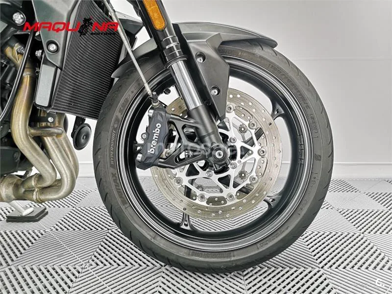 Triumph Street Triple 765 – Vista 12
