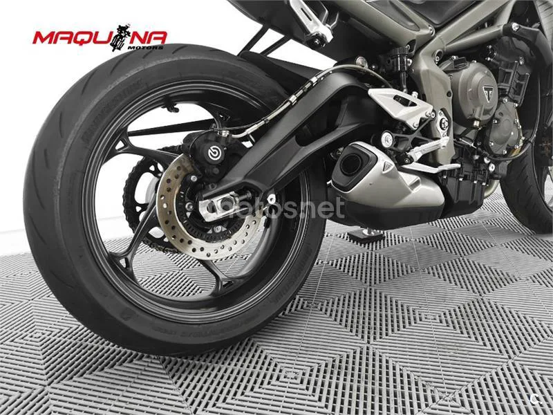 Triumph Street Triple 765 – Vista 13