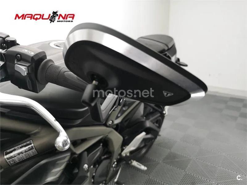 Triumph Street Triple 765 – Vista 25