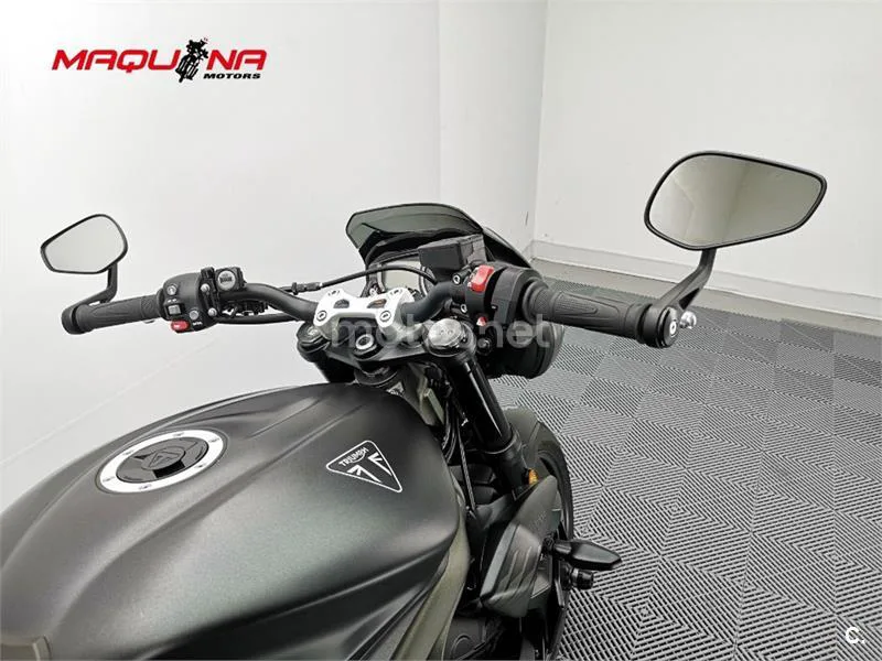 Triumph Street Triple 765 – Vista 8