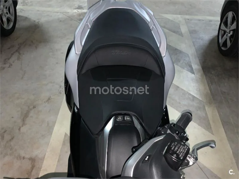Yamaha TMAX – Vista 2