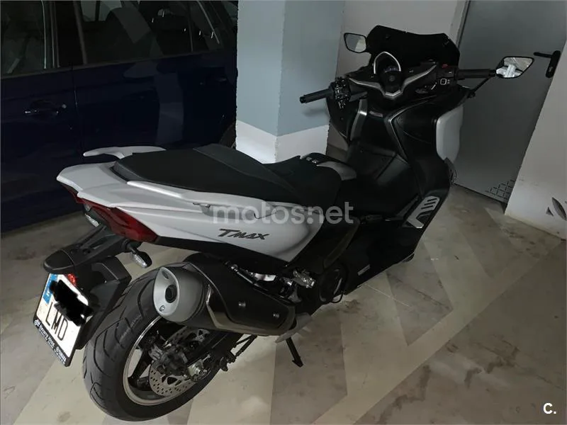 Yamaha TMAX – Vista 6