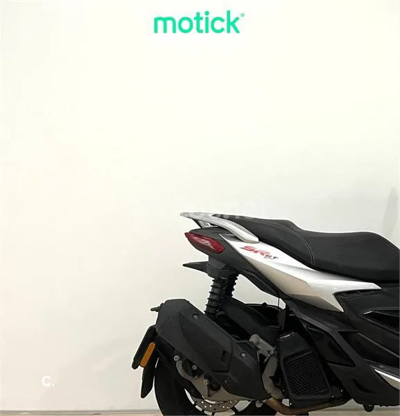 Aprilia SR GT 125 – Vista 3