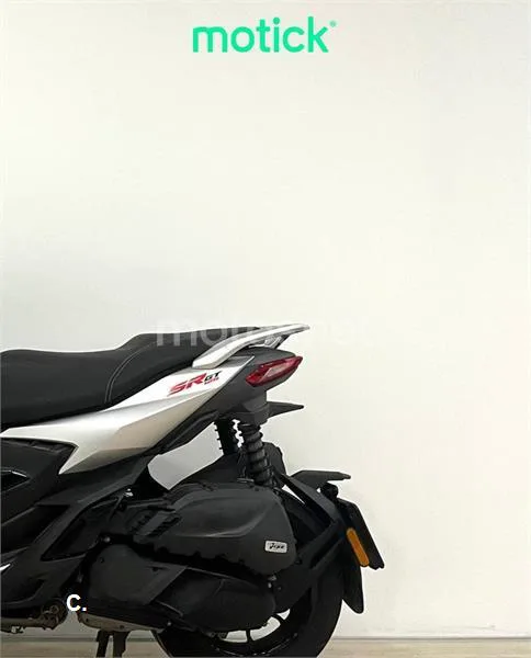 Aprilia SR GT 125 – Vista 8