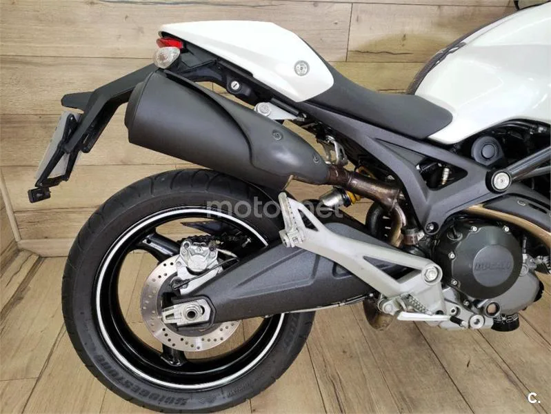 Ducati Monster 696 – Vista 11