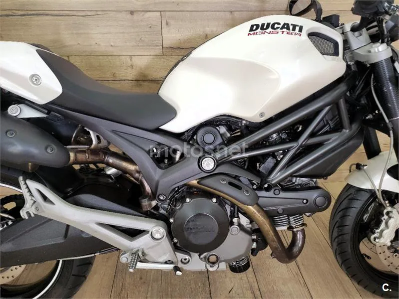 Ducati Monster 696 – Vista 12