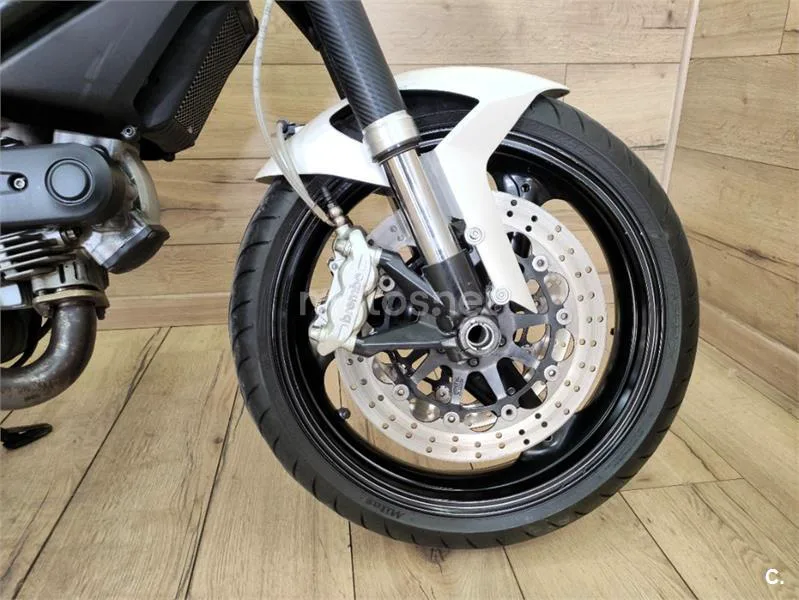 Ducati Monster 696 – Vista 13
