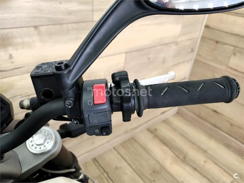 Ducati Monster 696 – Vista 16