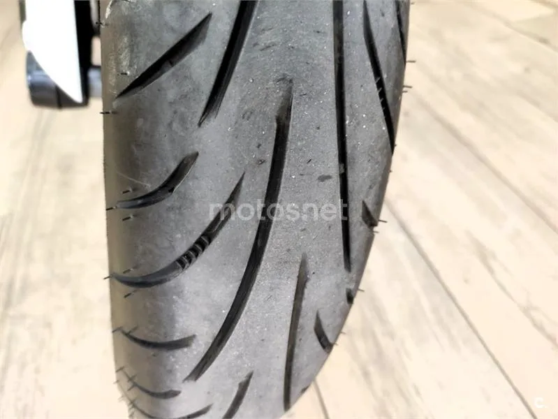 Ducati Monster 696 – Vista 19