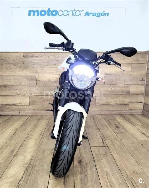 Ducati Monster 696 – Vista 5