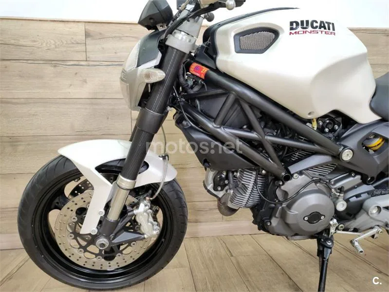 Ducati Monster 696 – Vista 7