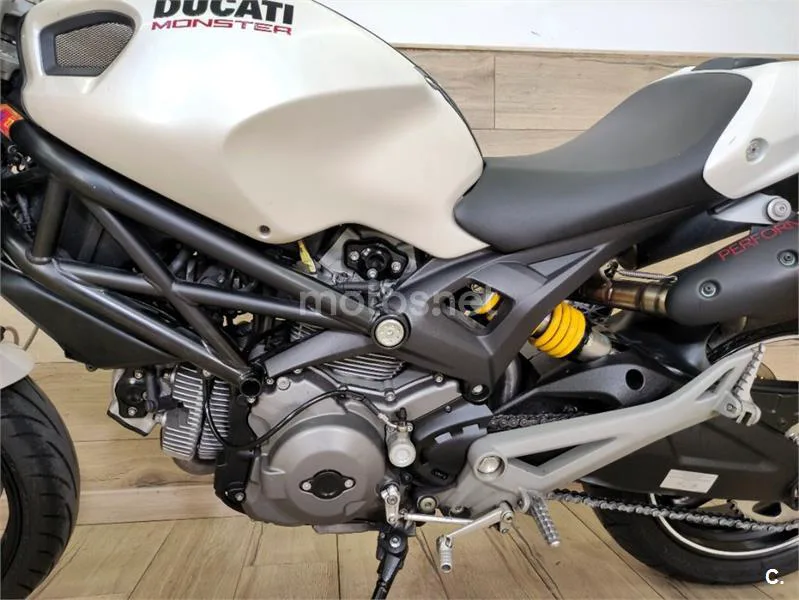 Ducati Monster 696 – Vista 8
