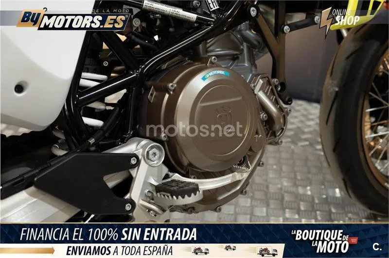 Husqvarna 701 Supermoto – Vista 23