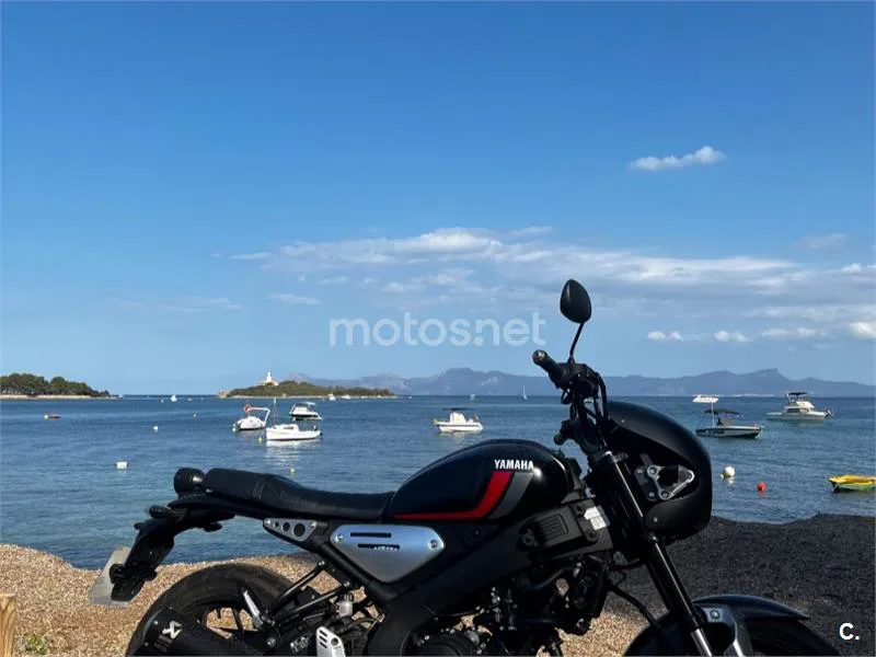 Yamaha XSR125 - Vista 4