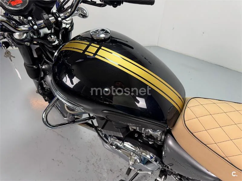 Triumph Bonneville T100 – Vista 13