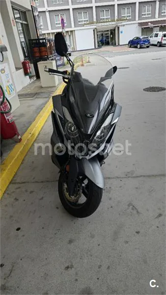 Kymco Super Dink 125 – Vista 2