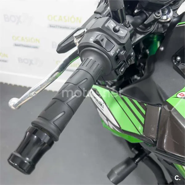 Kawasaki Z900 – Vista 16