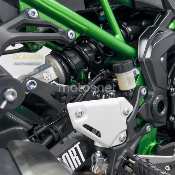 Kawasaki Z900 – Vista 22