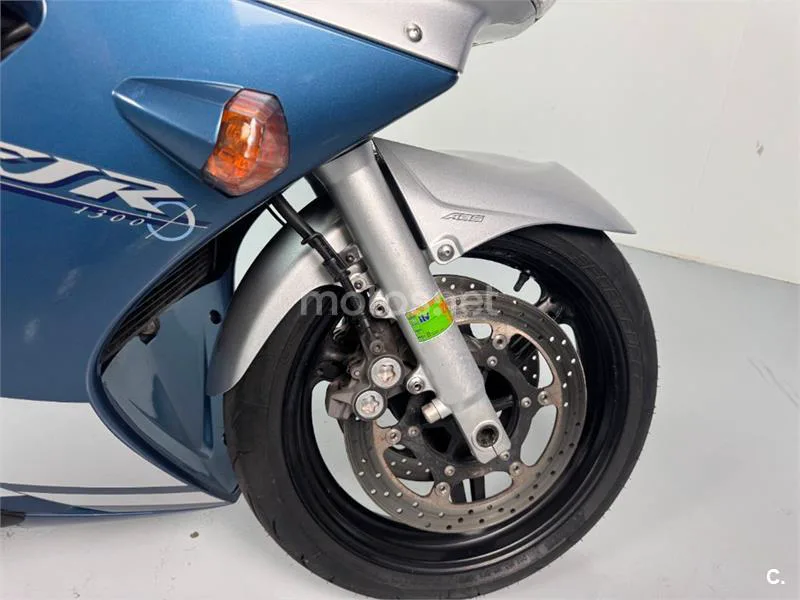 Yamaha FJR 1300 – Vista 16