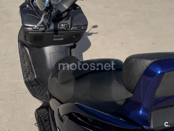 Suzuki Burgman 400 – Vista 9