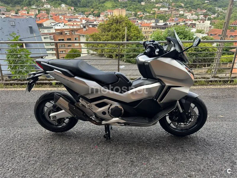 Honda Forza 750 – Vista 2