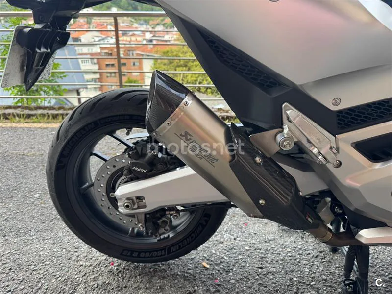Honda Forza 750 – Vista 3