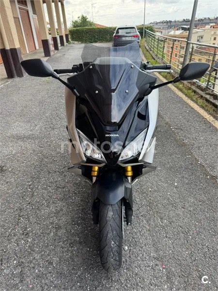 Honda Forza 750 – Vista 5