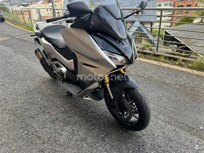 Honda Forza 750 – Vista 6