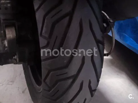 Kymco Grand Dink 300 – Vista 3